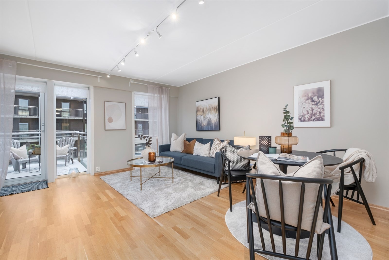 Leiligheten har en romslig stue/kjøkken løsning på hele 22kvm. Galleribilde