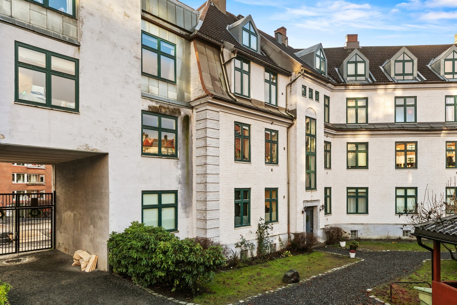 Fasade i indre gård Galleribilde