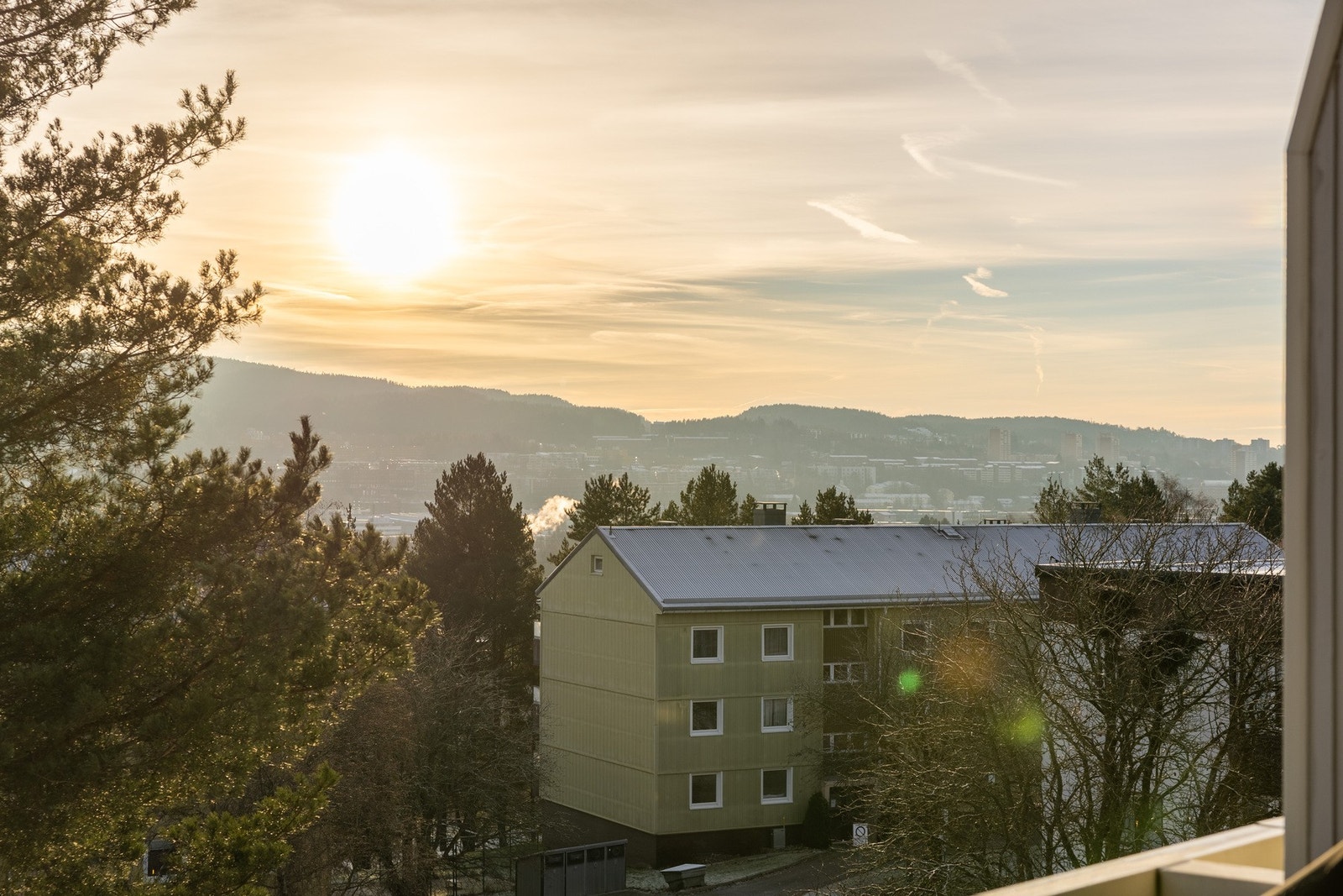 Høyt og fritt - helt usjenert og stille Galleribilde