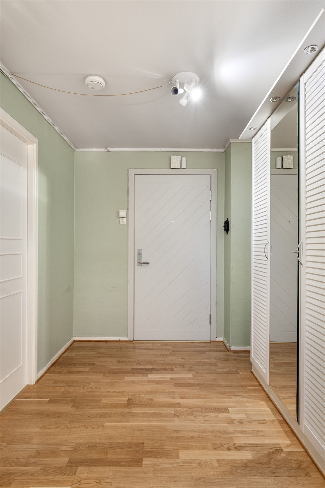 Du tar deg til leiligheten via innvendig felles trappegang eller heis. Galleribilde