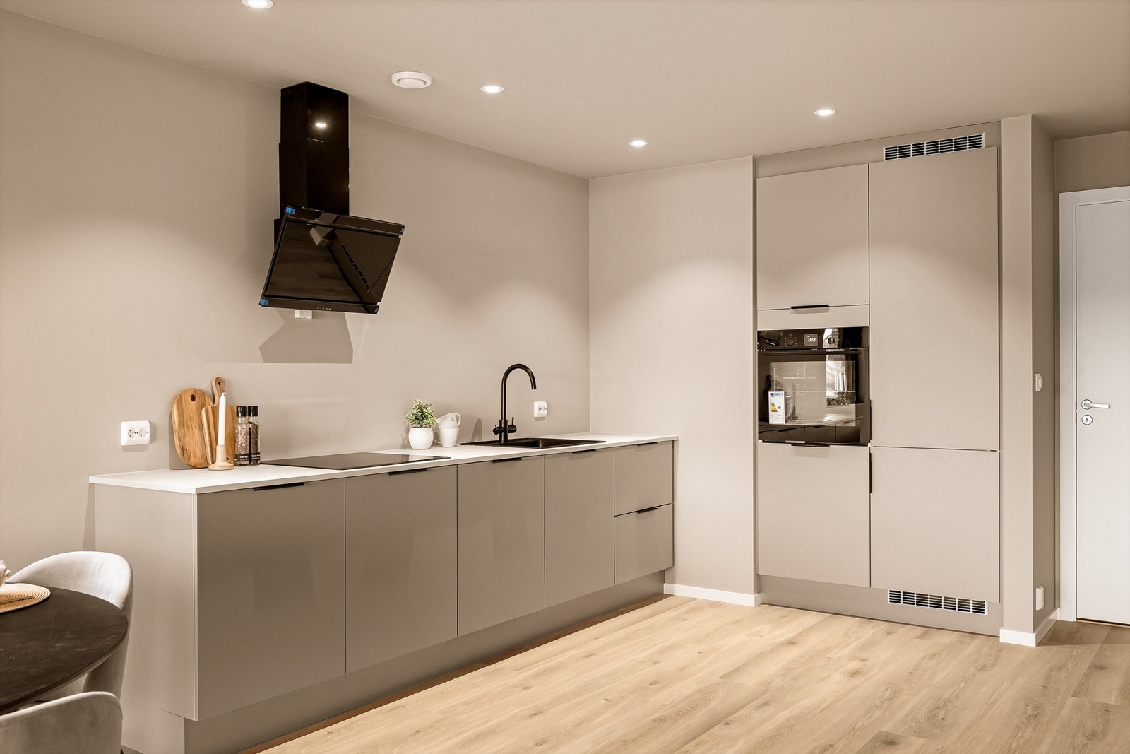 Hvitevarer integrert. Galleribilde