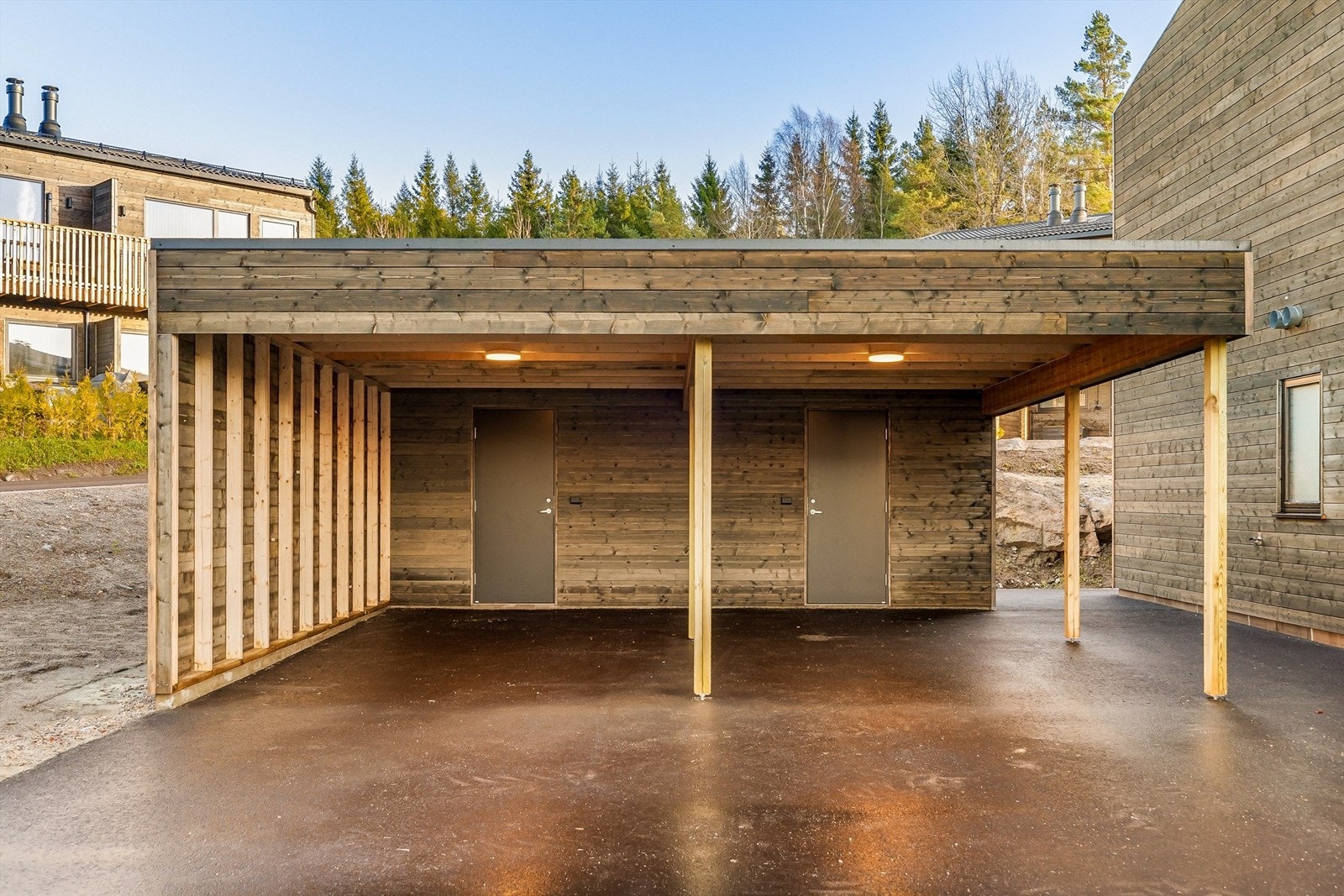 Det medfølger en Carport med sportsbod i bakkant. Galleribilde