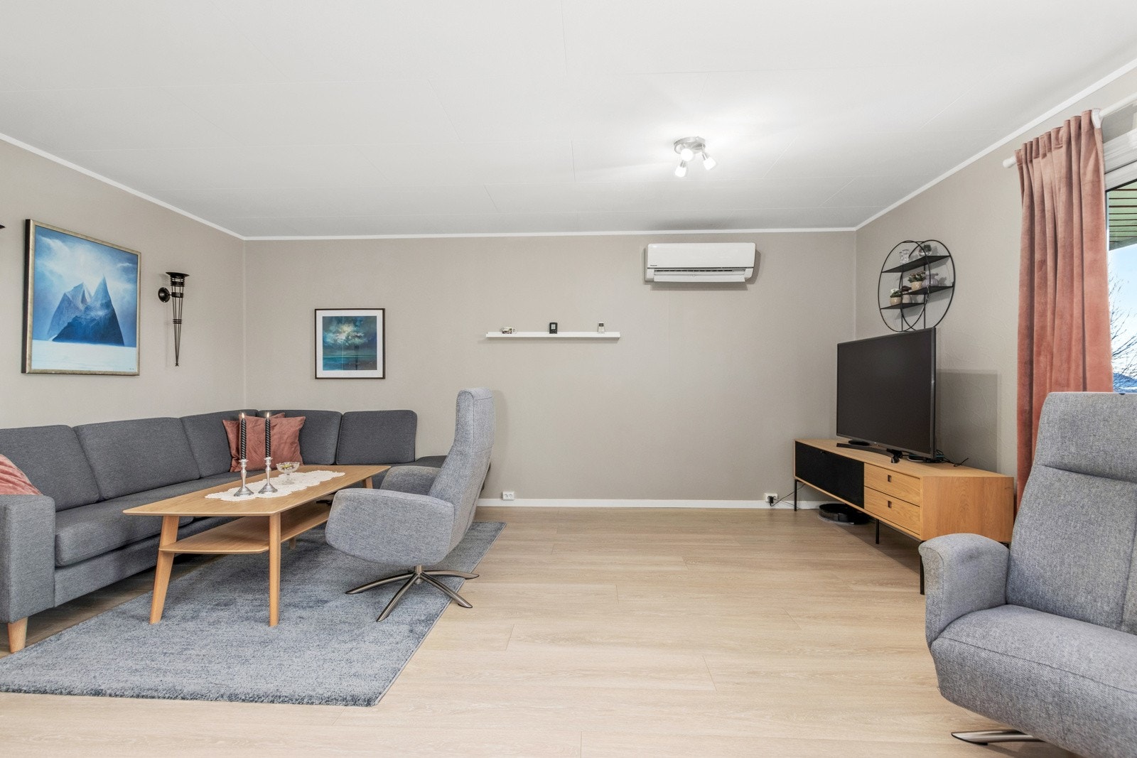 Boligen fremstår som velholdt. Galleribilde