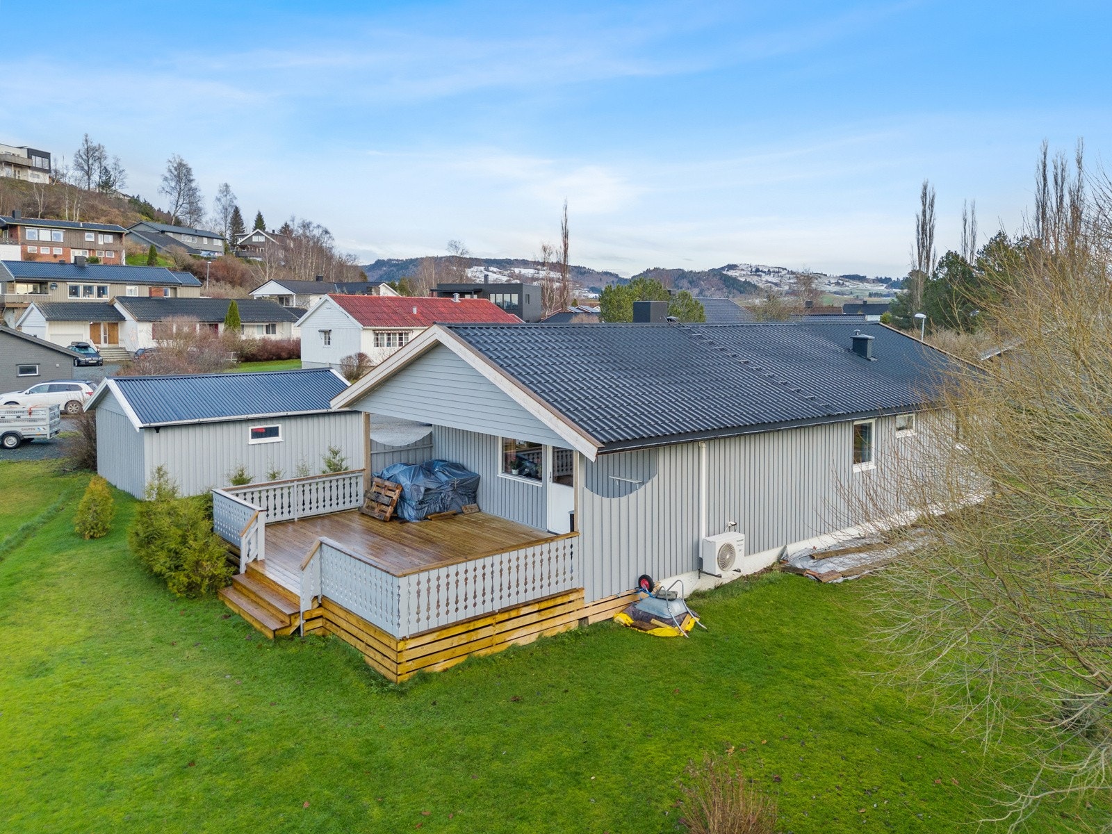 Uteområde med god avstand til naboer. Galleribilde