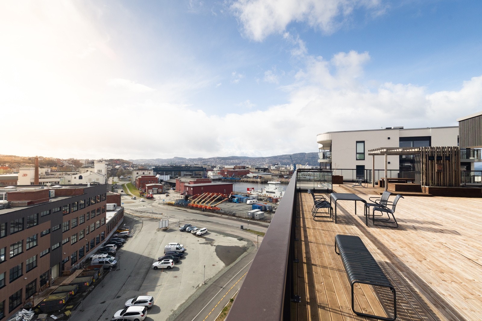 Herfra har man fin utsikt og fantastiske solforhold hele dagen. Galleribilde