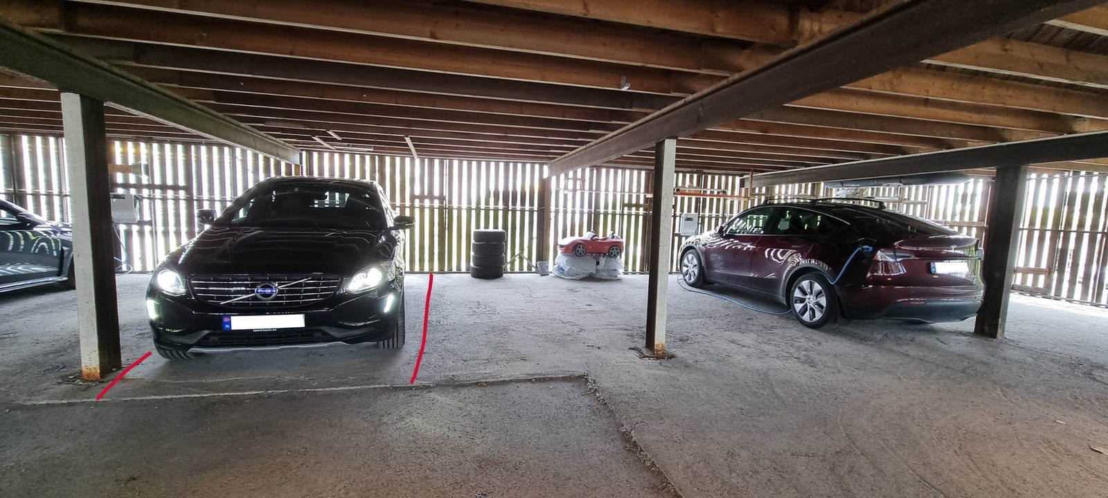 GARASJE PLASS / tilrettelagt for installering av ladeboks Galleribilde