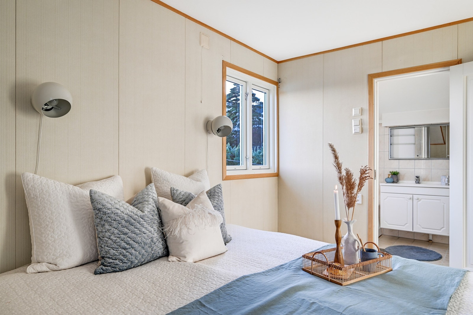 Soverommet har direkte adkomst til badeværelset Galleribilde