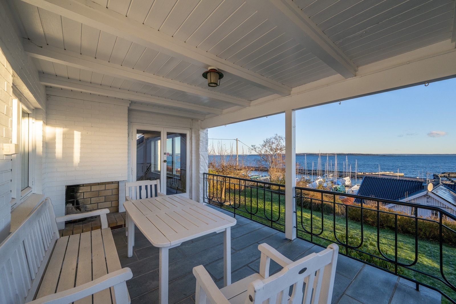 Luftig utsikt fra terrassen Galleribilde