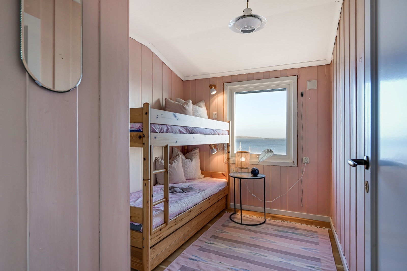 Soverom II har vekselpanel Galleribilde