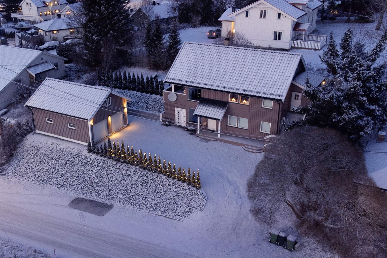 Eiendomsmegler Krogsveen har gleden av å ønske velkommen til Stensboddingvegen 28 og 30! Privat foto fra selger. Galleribilde