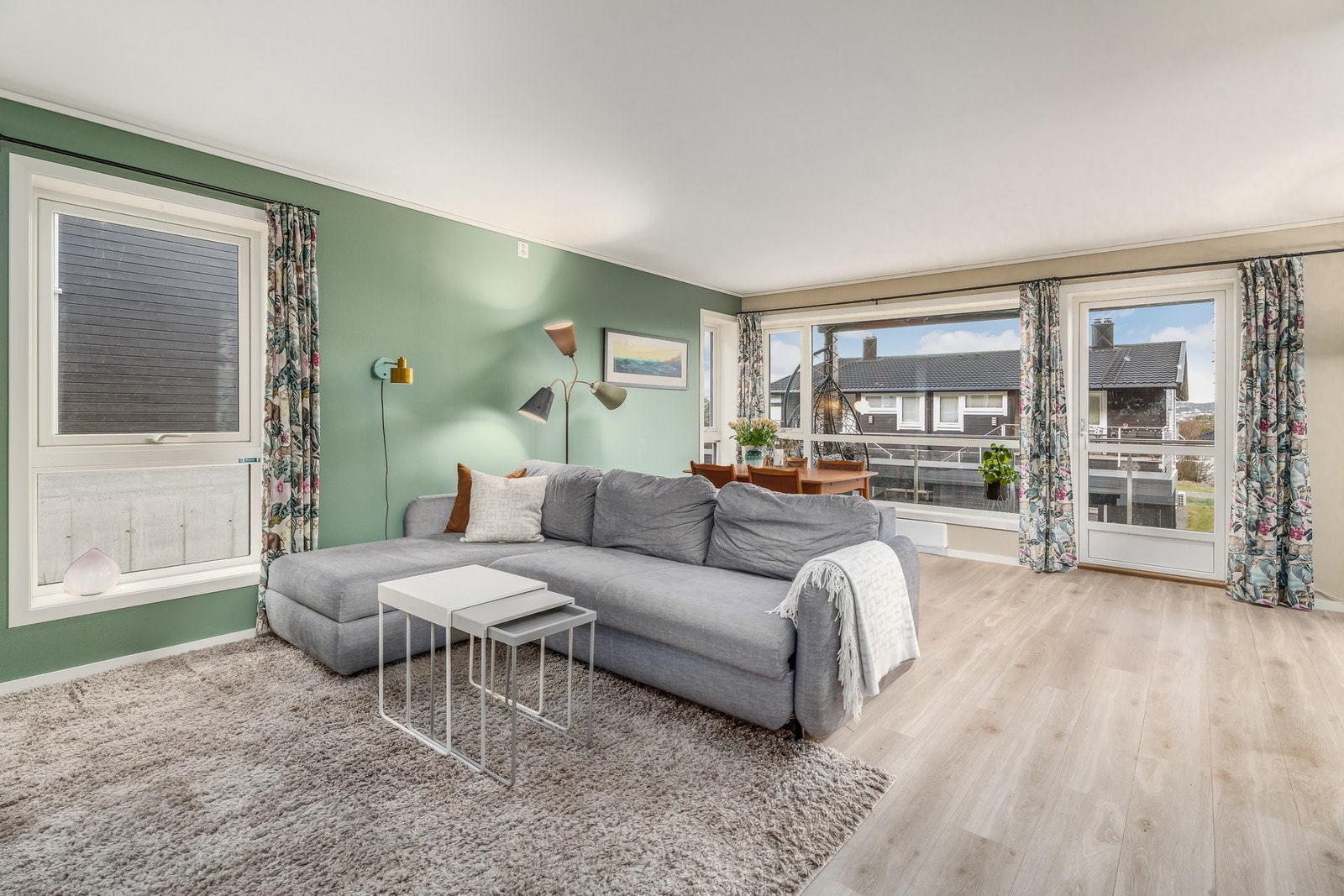 En flott 3-roms selveierleilighet med moderne standard, oppført i 2020. Galleribilde