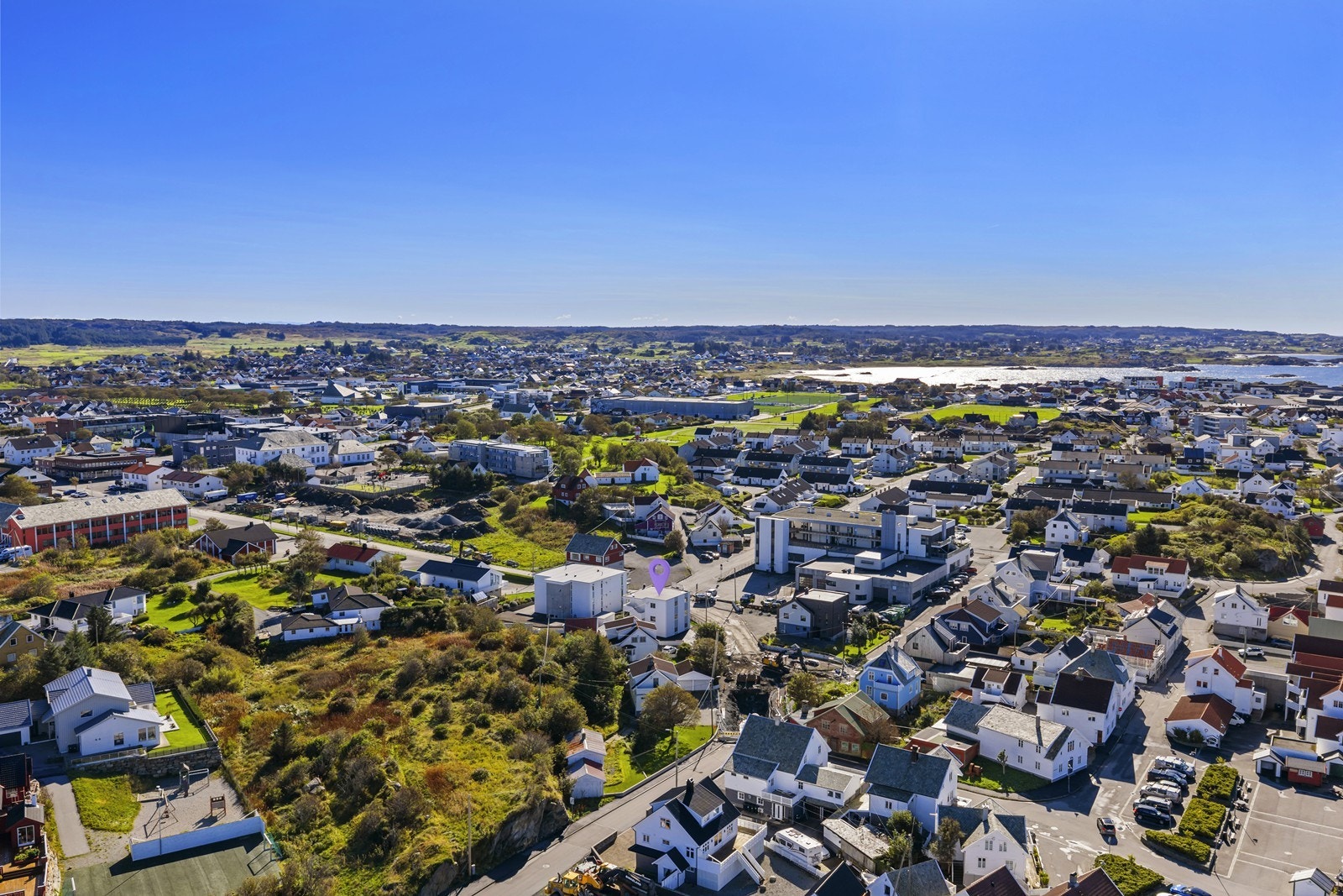 Her ser du avstanden fra leiligheten til bla. kaien, skoler, idrettslag, parken, krossen og Åkrasand. Galleribilde