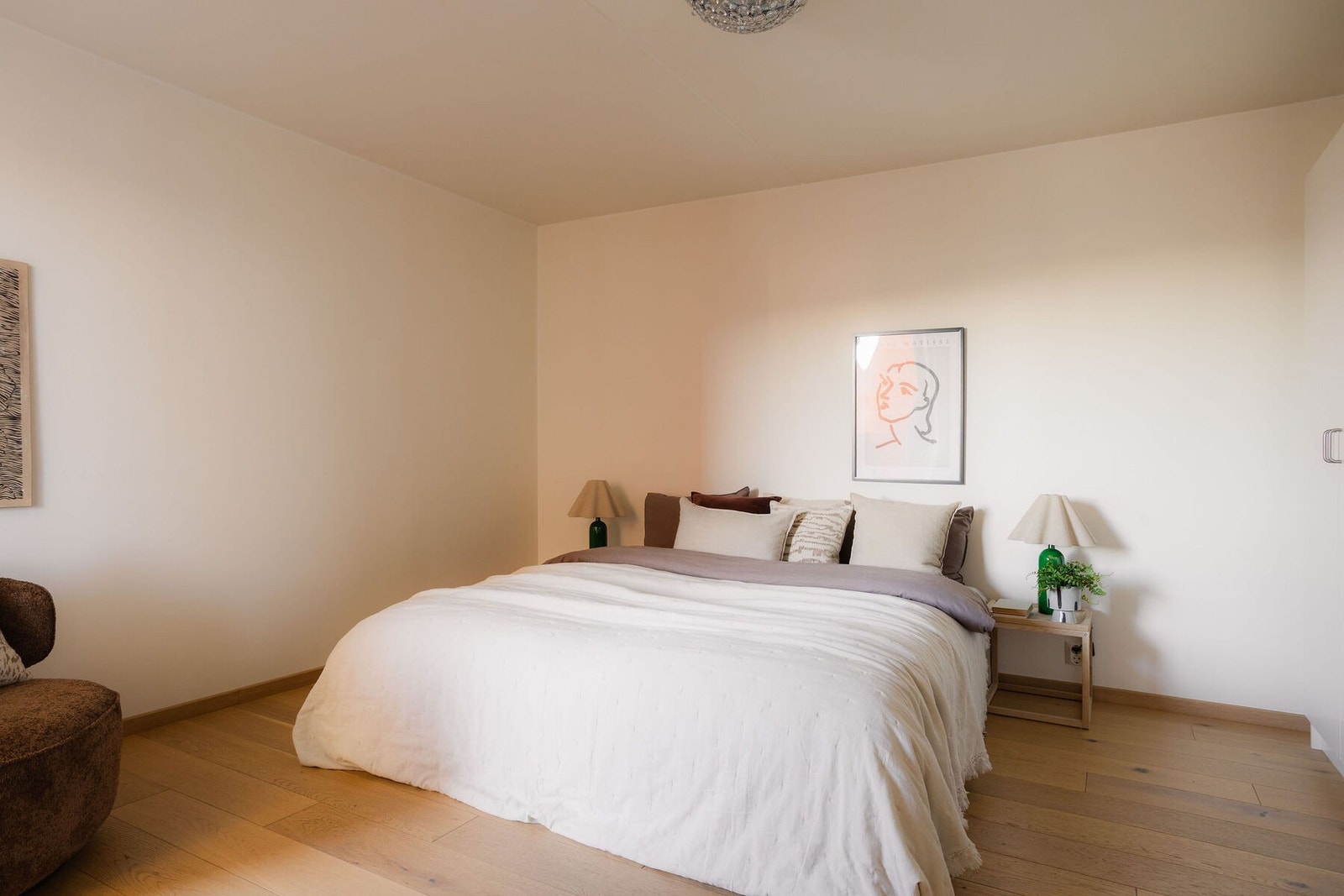 Soverommet oppleves meget romslig med god plass til innredning. Galleribilde