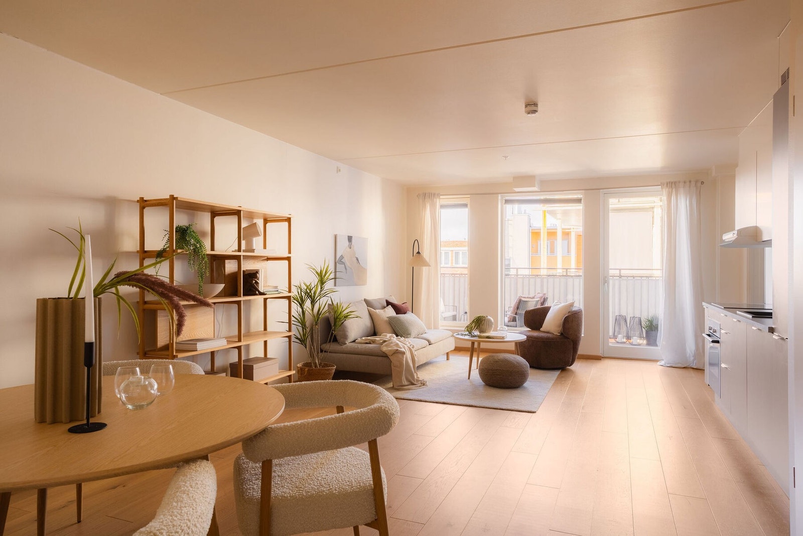 Stuen er det store oppholdsrommet, og er et naturlig sted å fortsette. Galleribilde