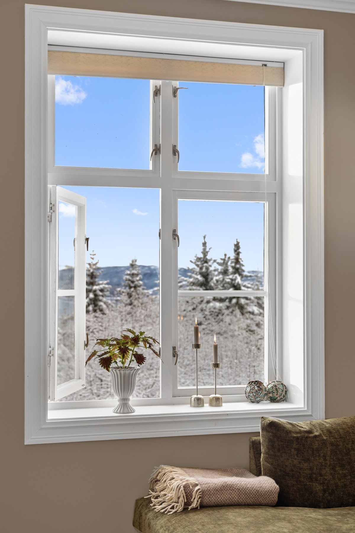 Flere gode utsiktpunkt fra boligens vinduer. Galleribilde