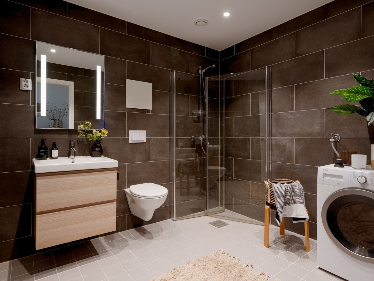 Romslig og moderne bad Galleribilde