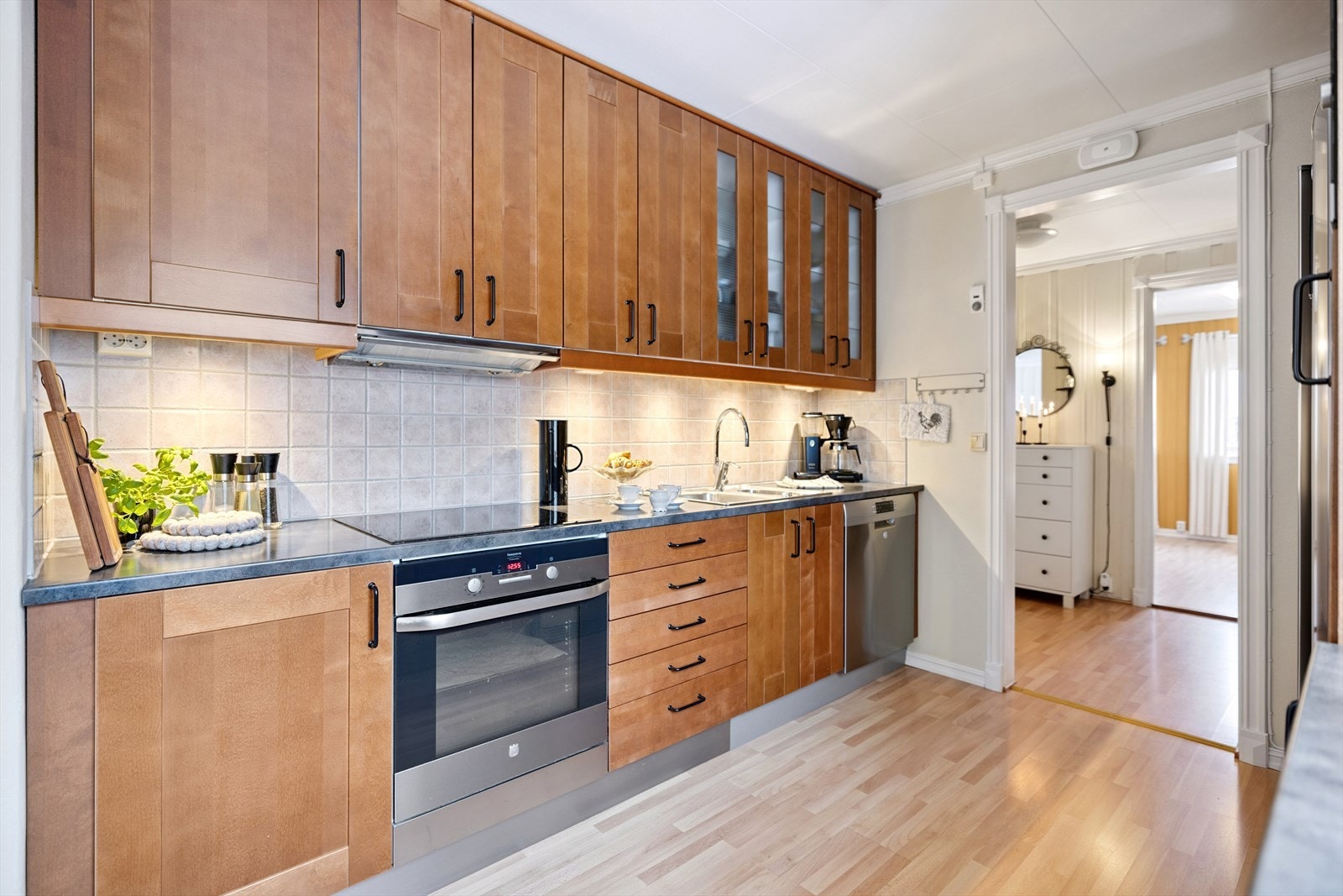 Integrerte hvitevarer som medfølger! Galleribilde