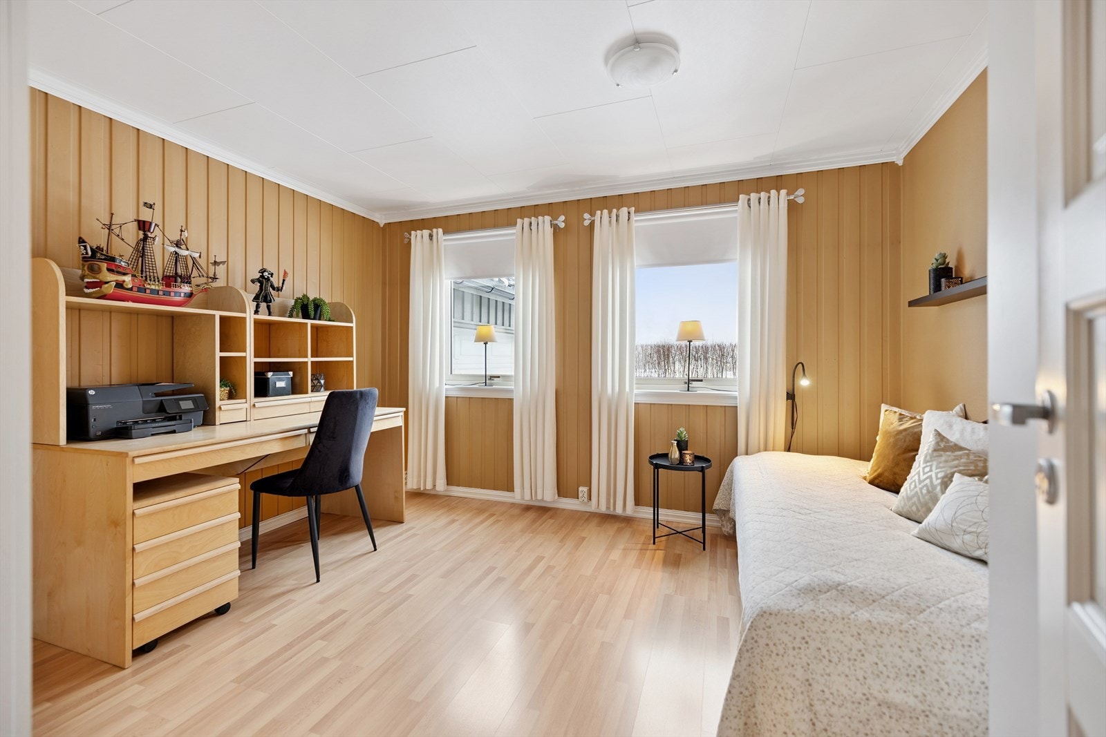 Trivelig rom som egner seg godt som barnerom, gjesterom eller kontor. Galleribilde