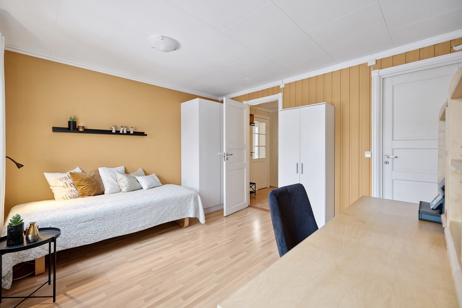 Opprinnelig 2 soverom her, muligheter for tilbakestilling ved behov for 4 soverom. Galleribilde