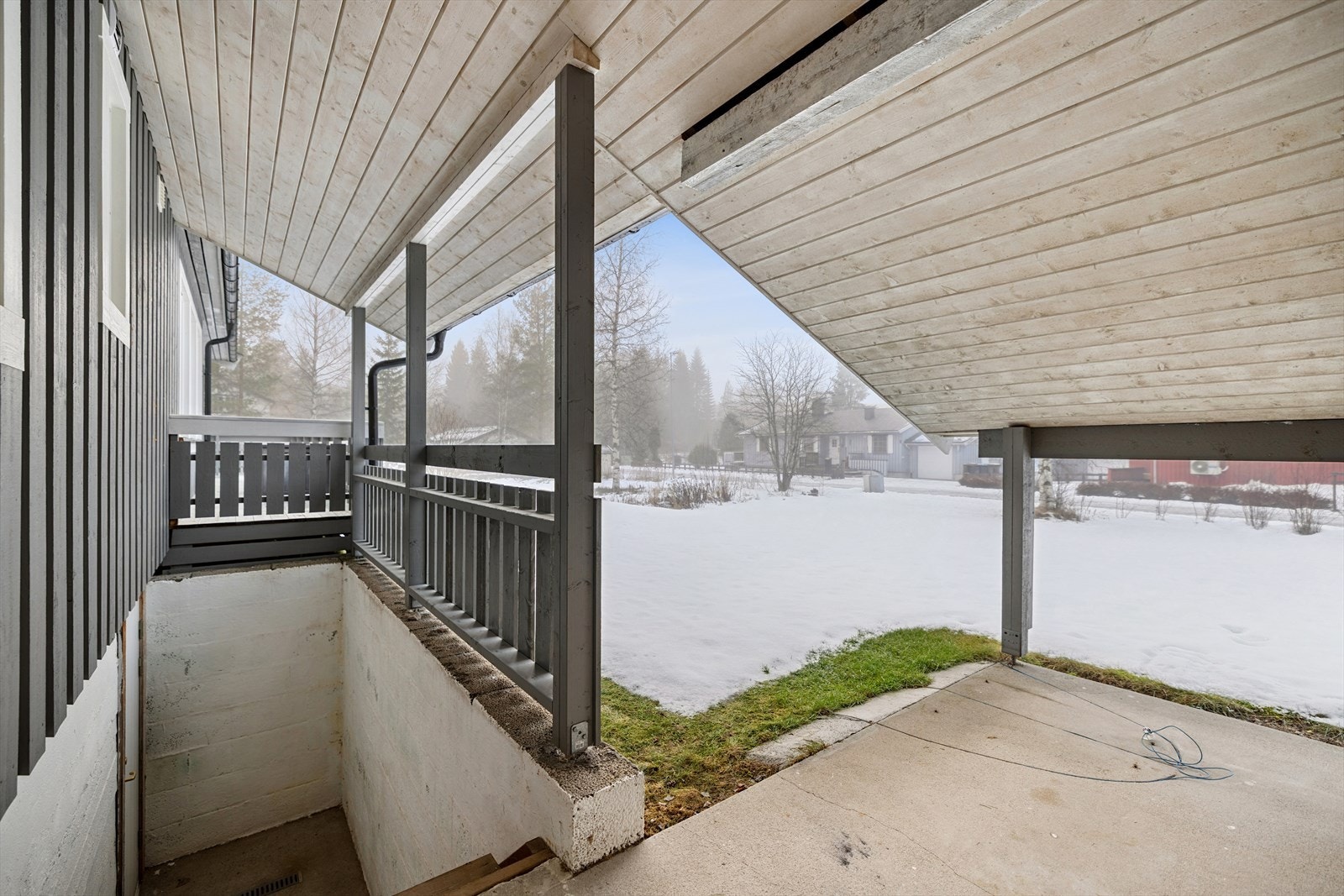 Trapp ned til kjellerinngang. Galleribilde