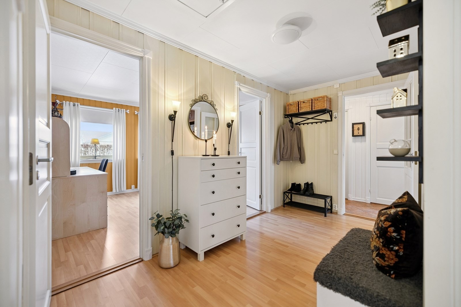 Inngang til soverom 2. Mulighet for tilbakestilling til ekstra soverom. Galleribilde