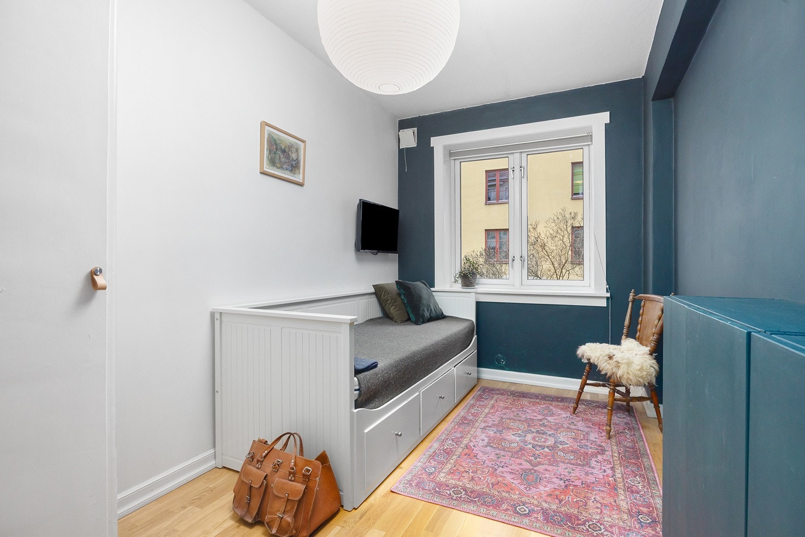 Soverom 2 av god størrelse. Kan også brukes som kontor. Galleribilde