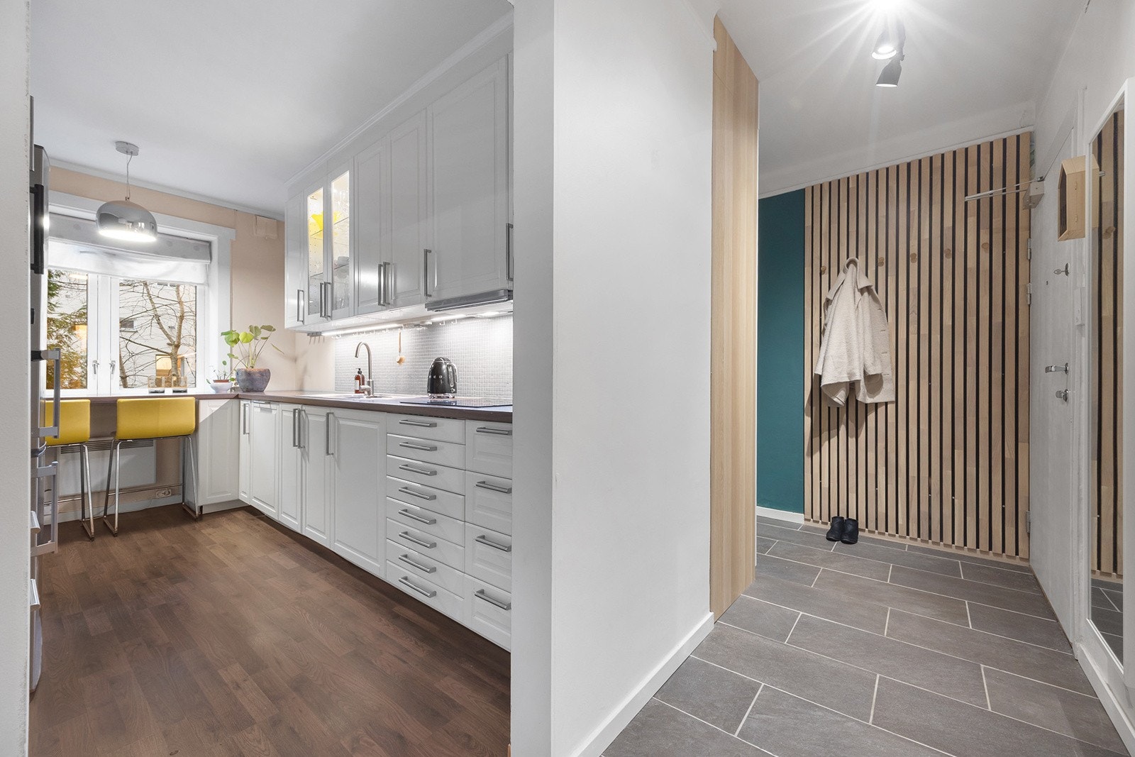 Kjøkken og entré Galleribilde