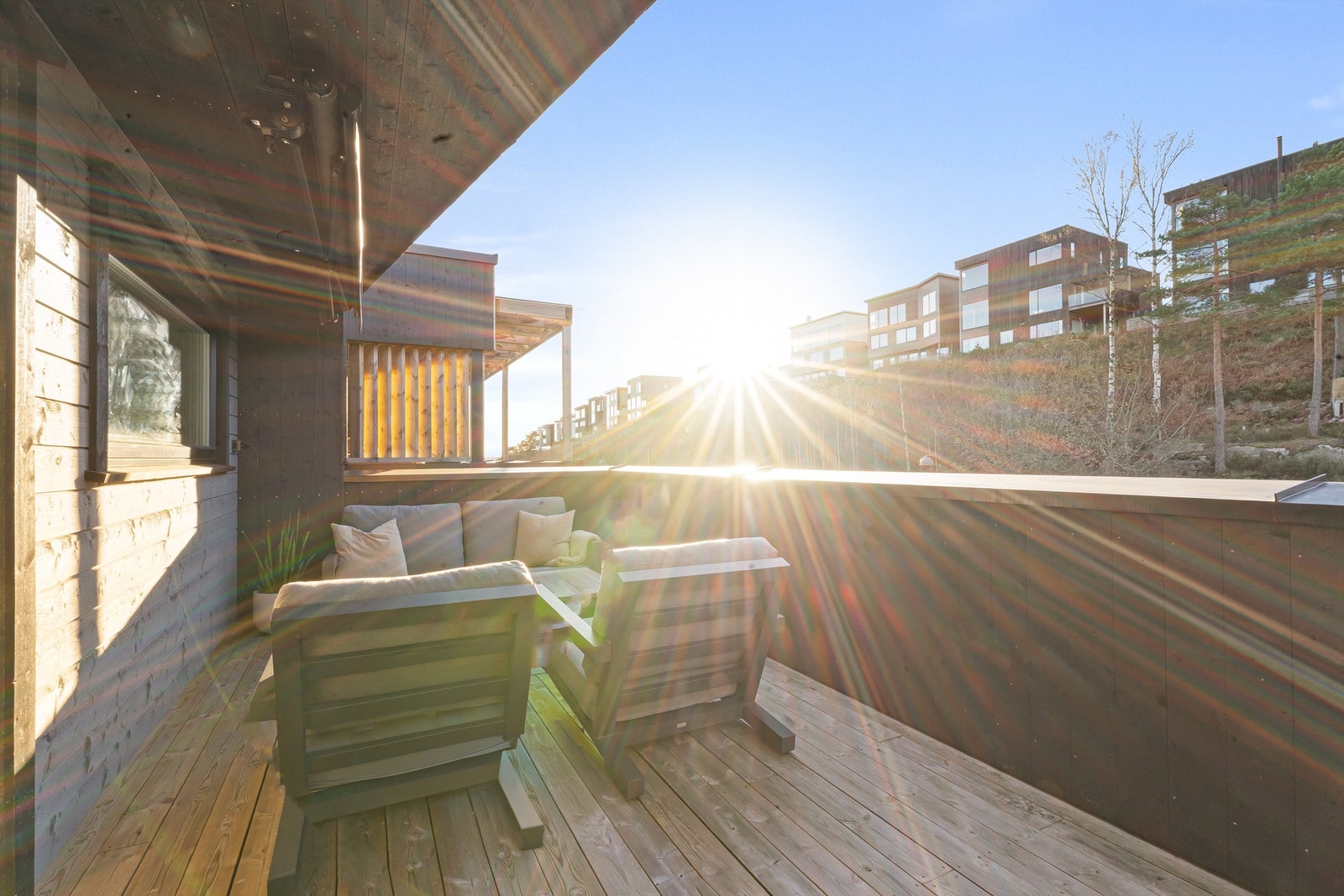 Uteplassen har også markise som er meget praktisk når solen står på sitt. Galleribilde