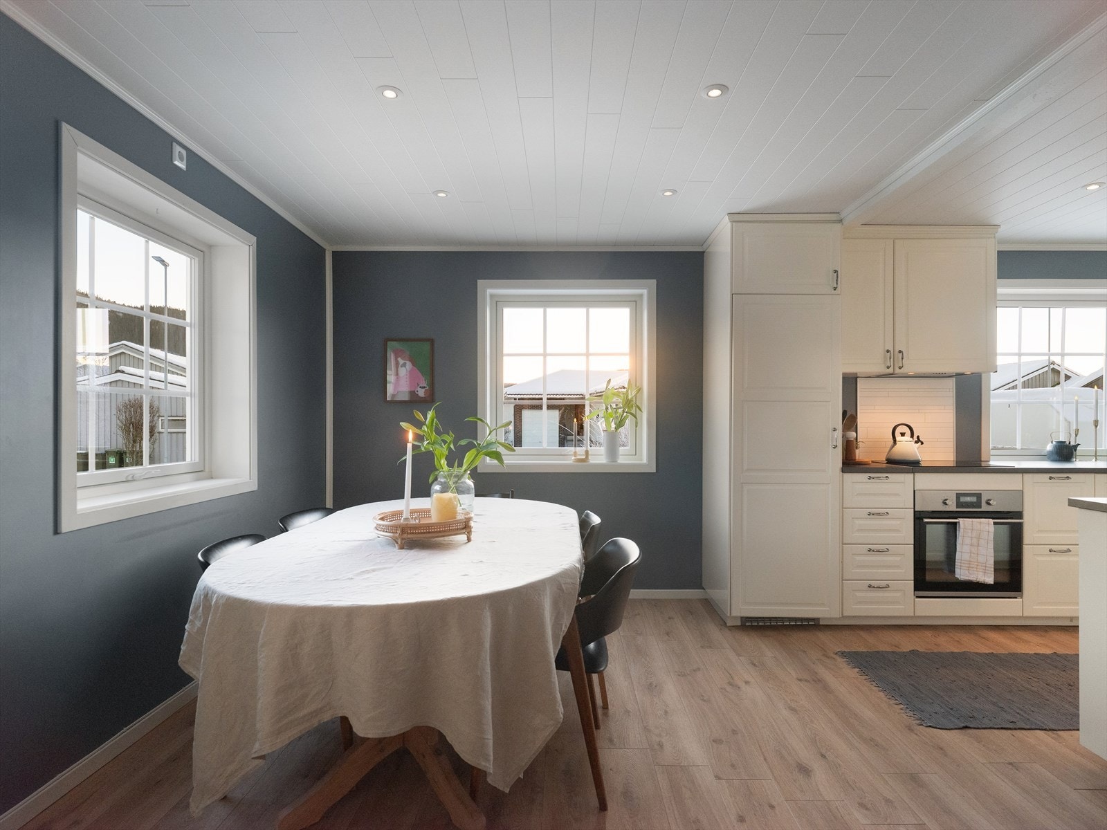 Her er det god plass til spisebord hvor hele storfamilien kan samles Galleribilde