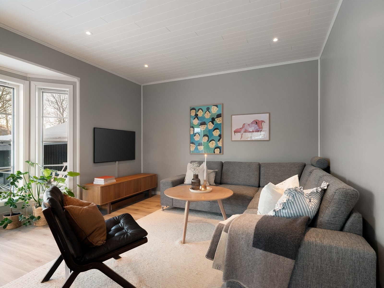 og behagelig downlights i himling med to soner Galleribilde