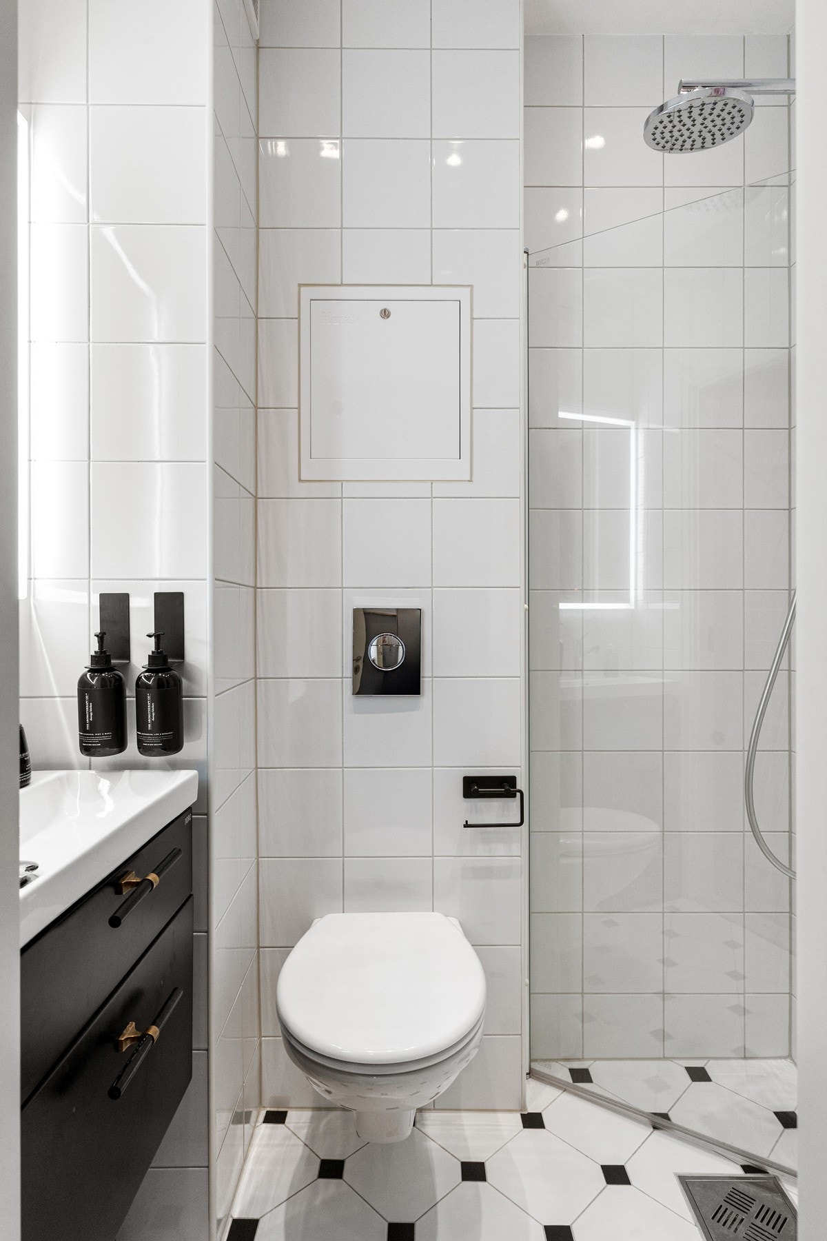 Pent, flislagt baderom, totalrenovert i 2018. Galleribilde