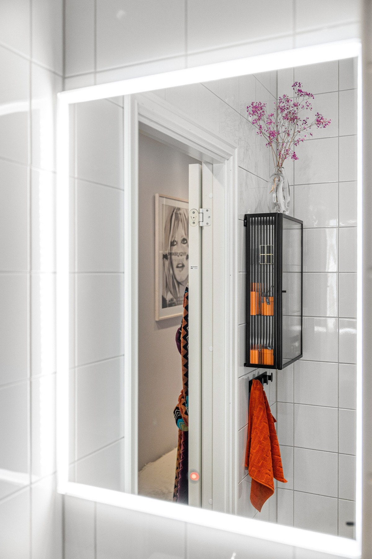 Opplegg for vaskemaskin (med aquastop) i integrert garderobeskap i entré. Galleribilde