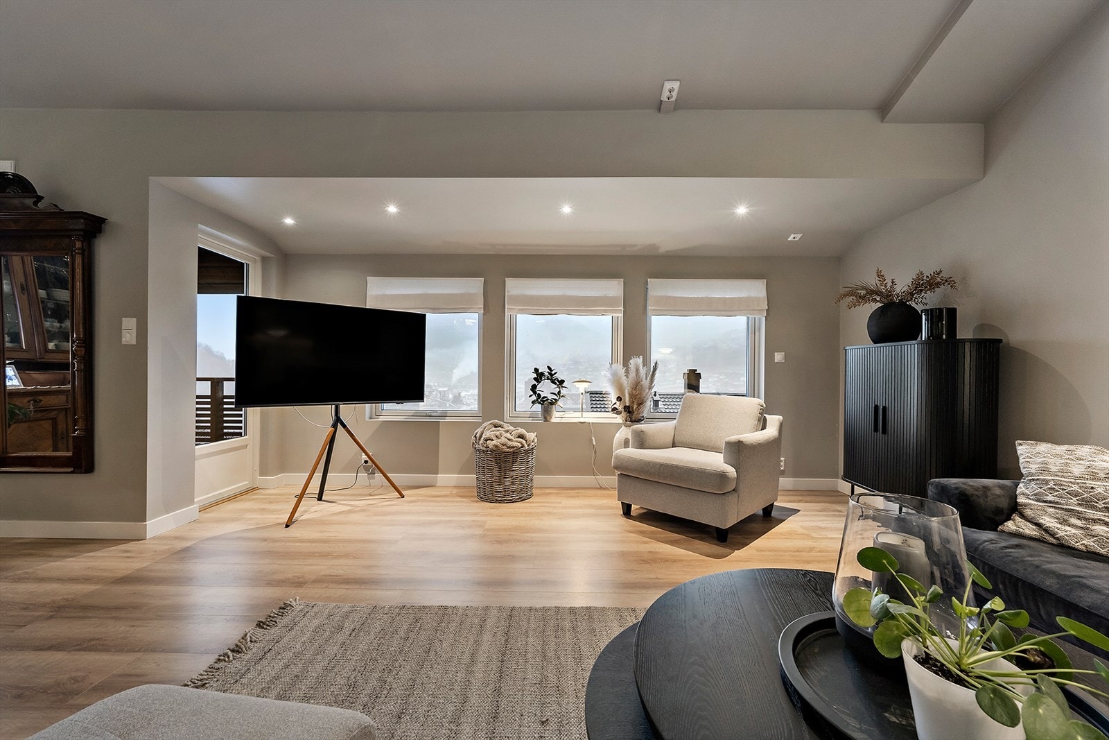 I forbindelse med renoveringen i 2017 er det nye overflater i tilnærmet alle rom. Galleribilde