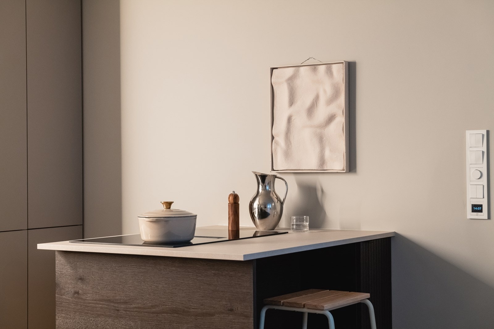 Praktisk plass til barstol, for raske frokoster. Galleribilde