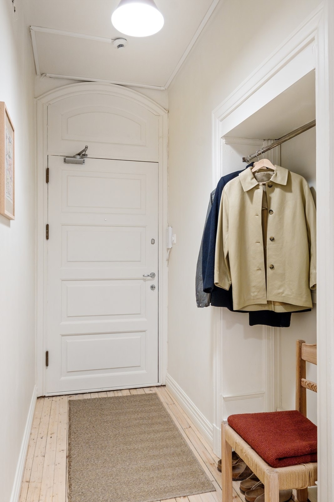 God plass til sko og yttertøy. Galleribilde