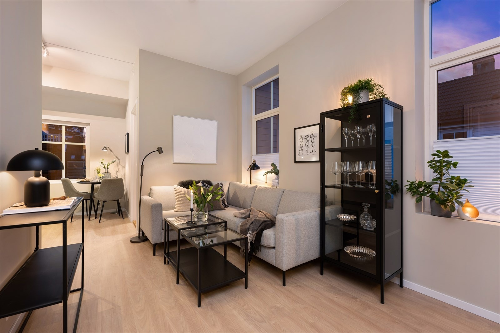 Velkommen til Fosswinckels Gate 34! En meget koselig og moderne leilighet med kvaliteter fra 2020/21. Midt i hjertet av Bergen. Galleribilde