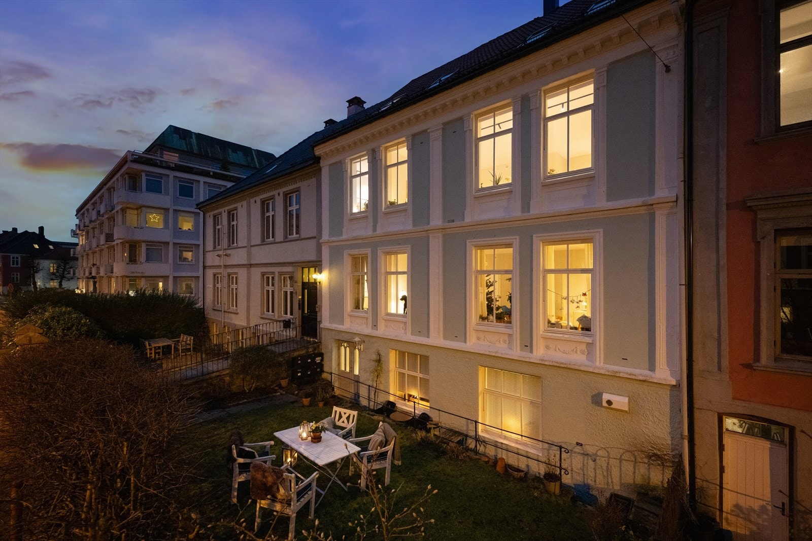 Meget koselig nabolag med ekte klassisk Bygårdsbebyggelse. Galleribilde