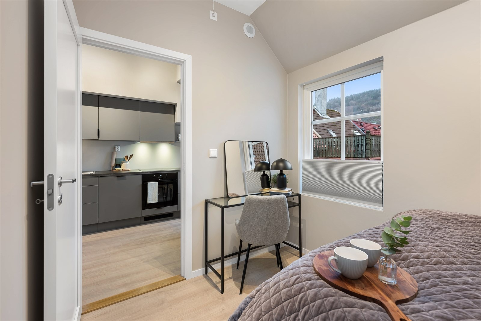 Soverom mot kjøkken. Galleribilde