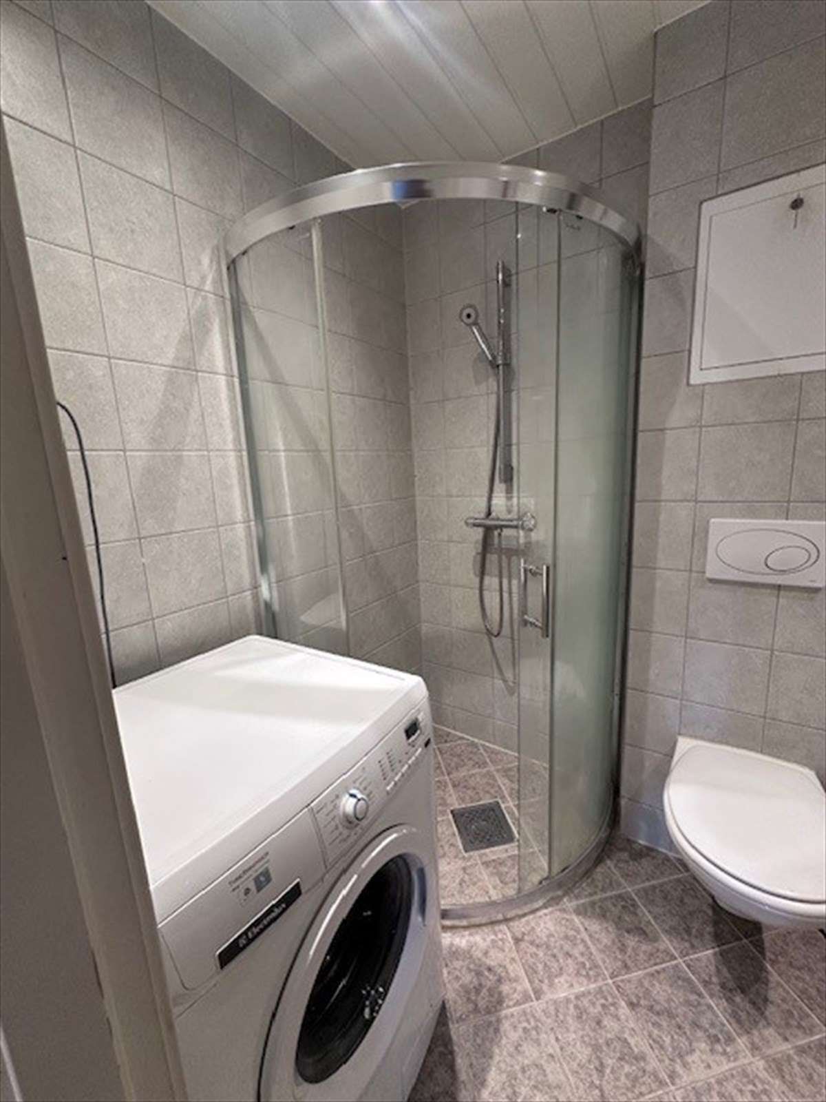 Opplegg til vaskemaskin på badet Galleribilde