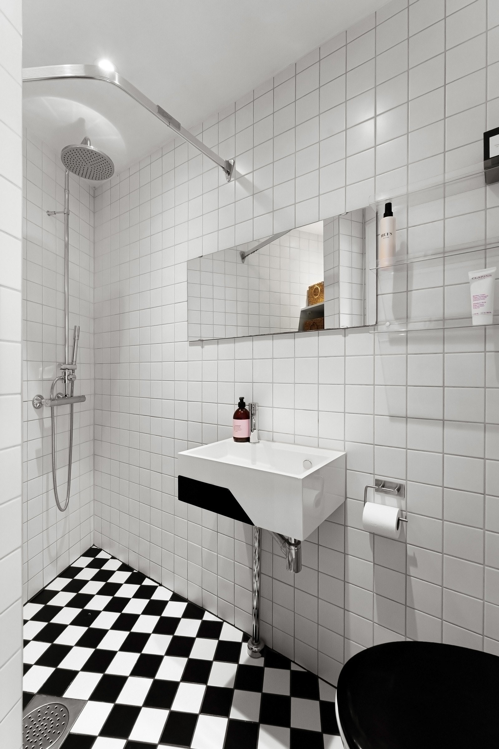 Lyst flislagt baderom nytt i 2009 Galleribilde