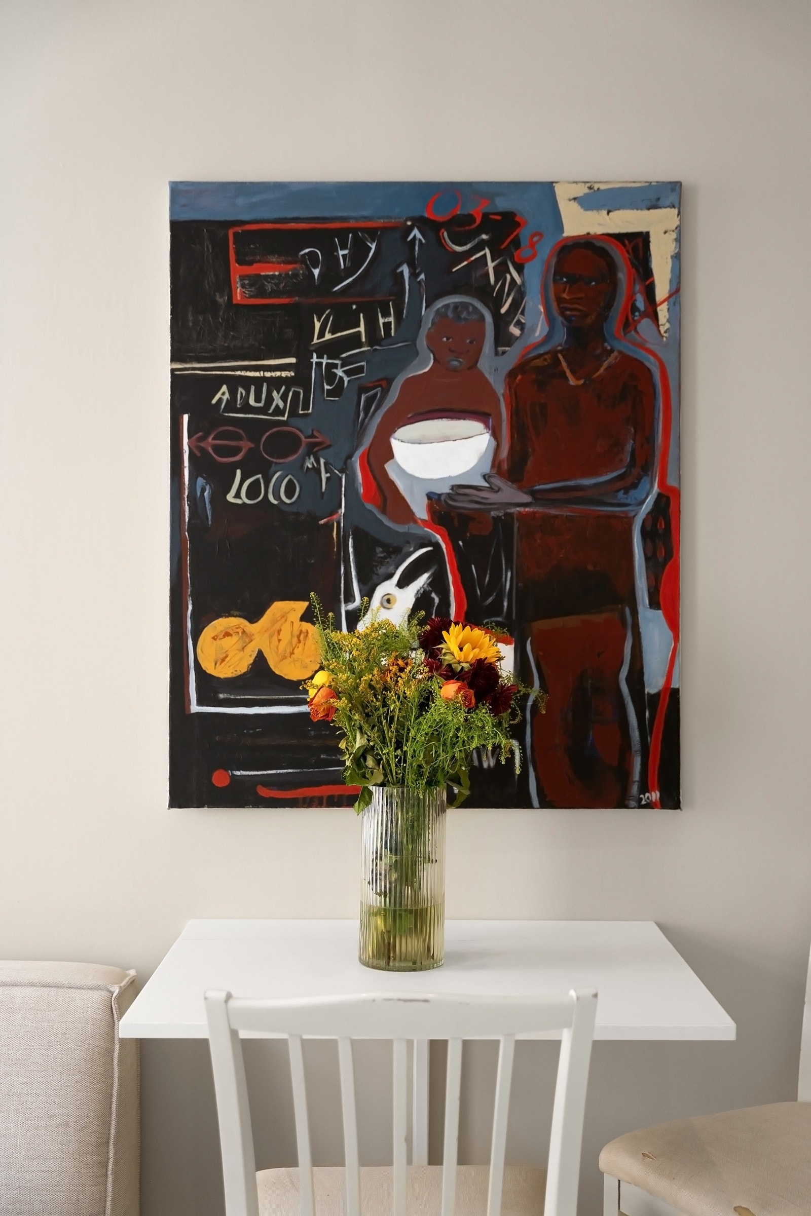 Naturlig tilknyttet kjøkkenet er det plass til hyggelig spiseplass Galleribilde