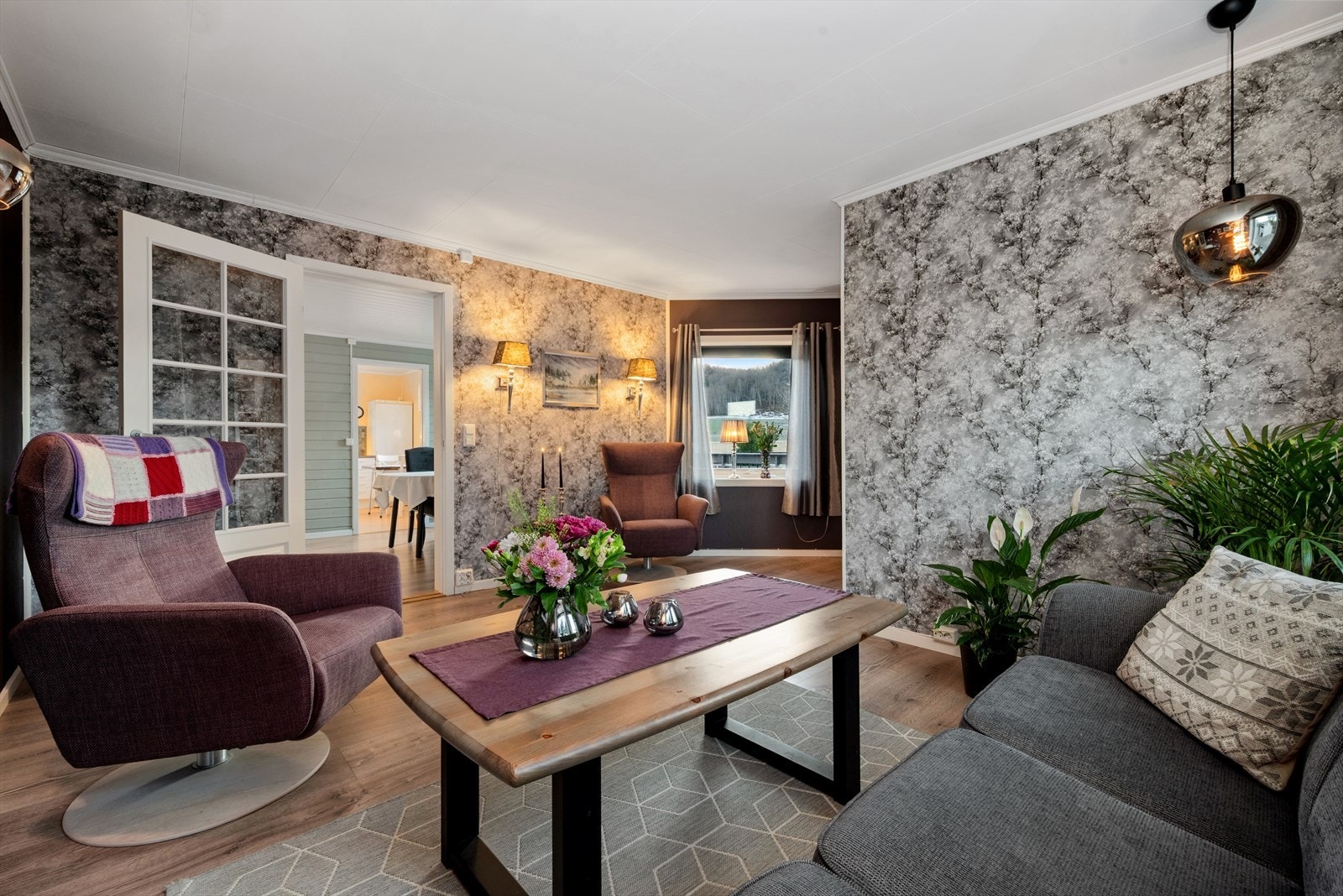 Stue med behagelig gulvvarme Galleribilde