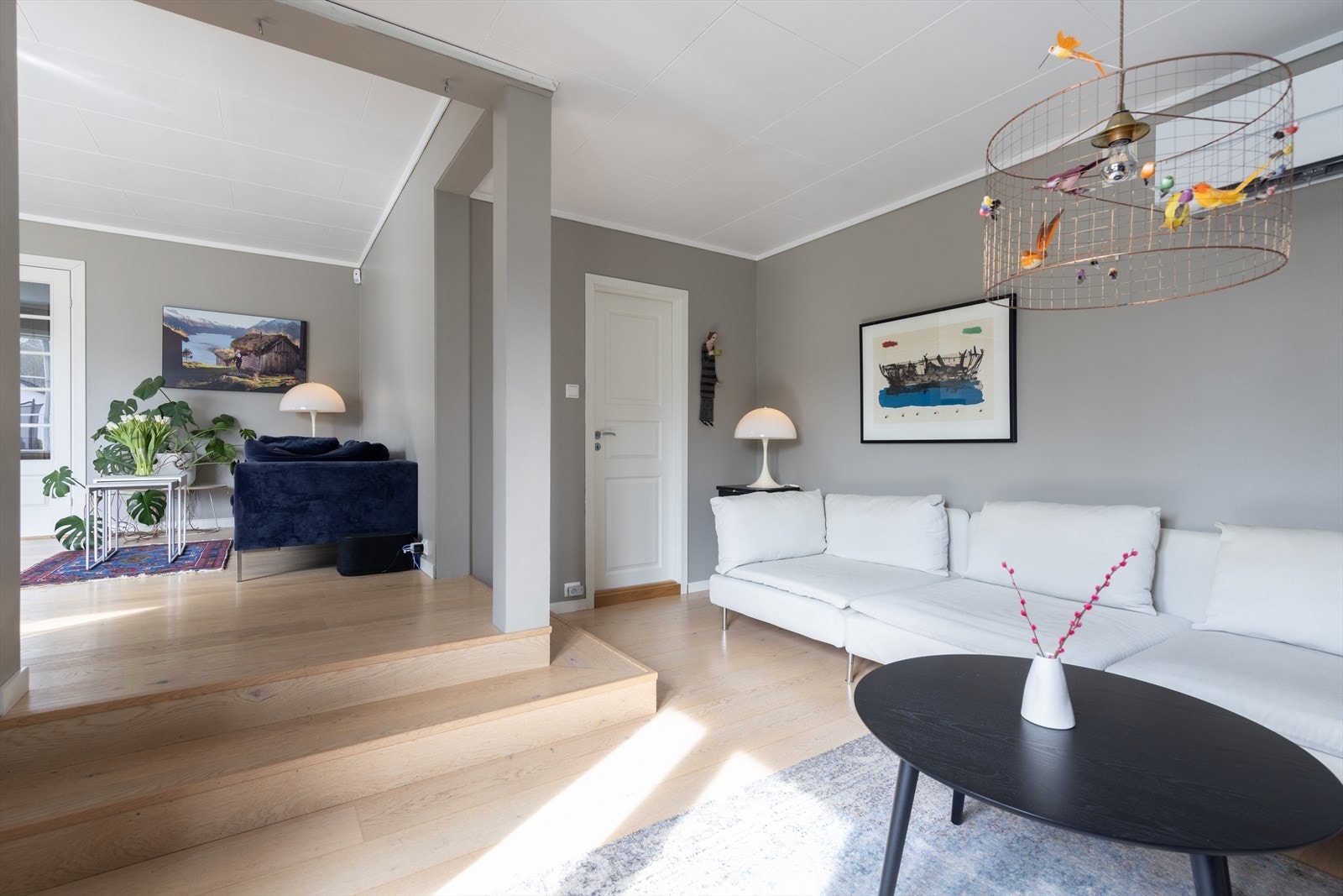 Fra stuen er det videre adkomst til boligens bad. Galleribilde