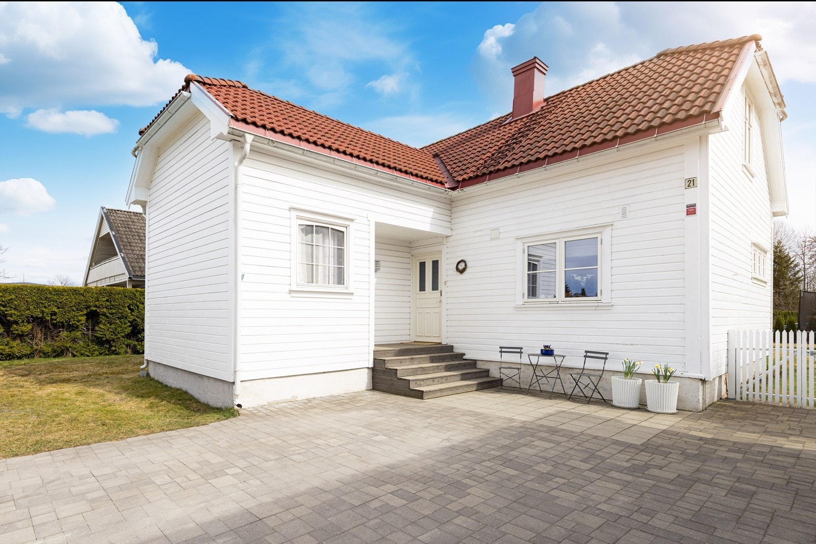 EiendomsMegler 1 v/ Hanne K. Solbakken presenterer Solumgata 21! Galleribilde