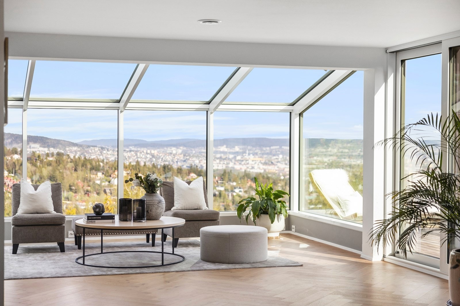 Enorm utsikt og perfekt beliggenhet med byen for dine føtter Galleribilde