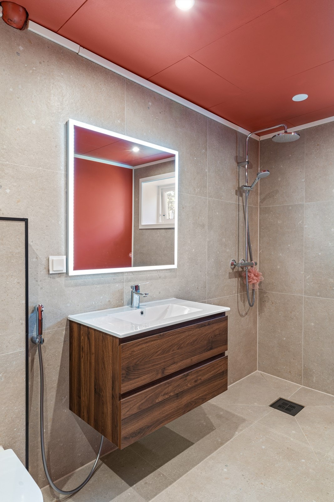 Flott og flislagt bad på 7,6 kvm Galleribilde