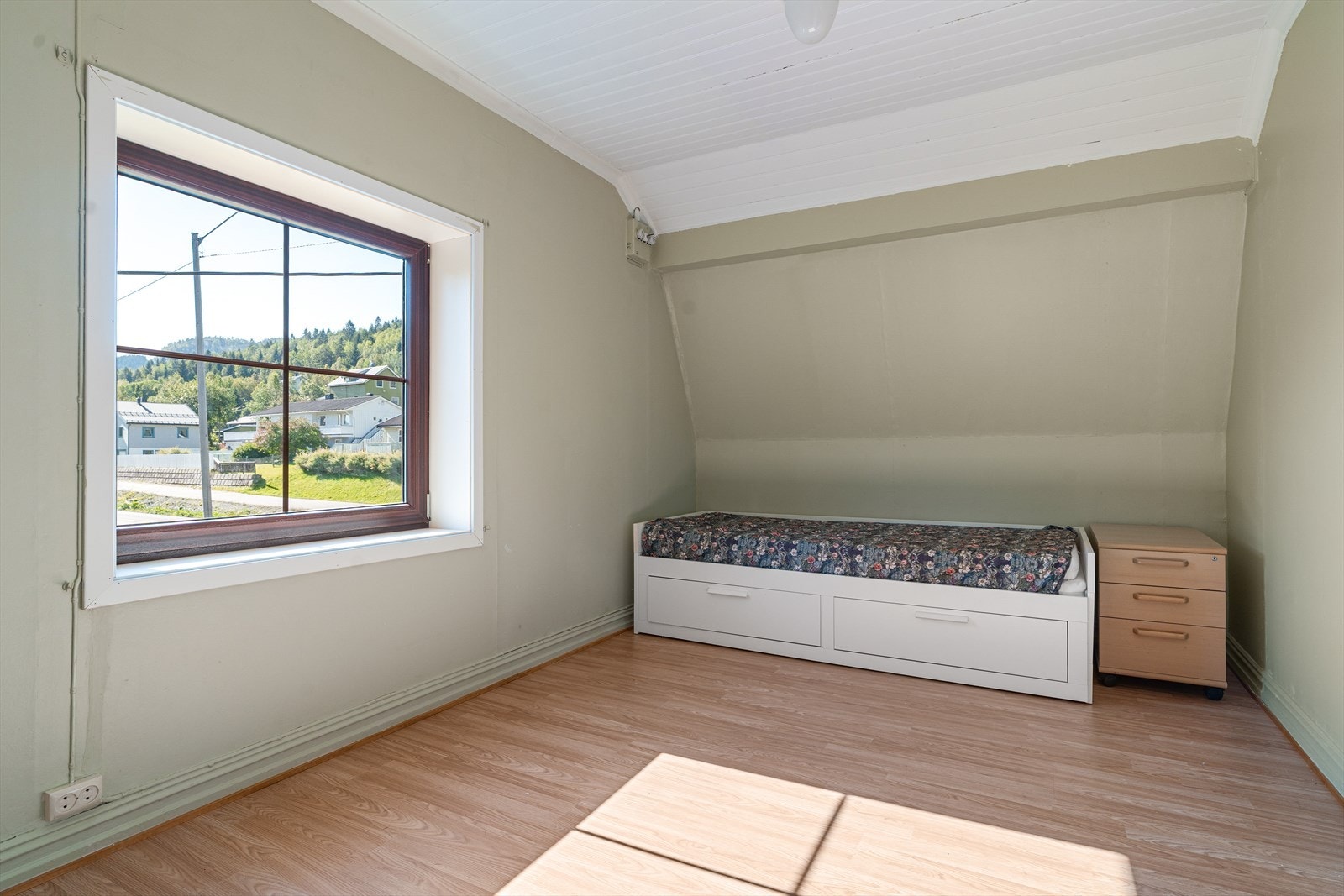 Dette soverommet er på 13,7 kvm Galleribilde