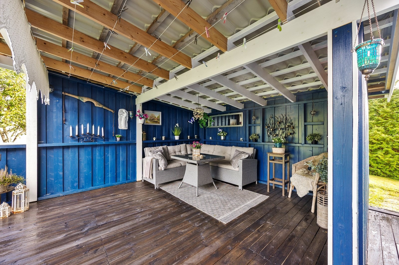 Her kan utelivet nytes selv når det er litt hustrig vær - og det er god plass til å tørke klesvasken ute, selv om det regner. Galleribilde