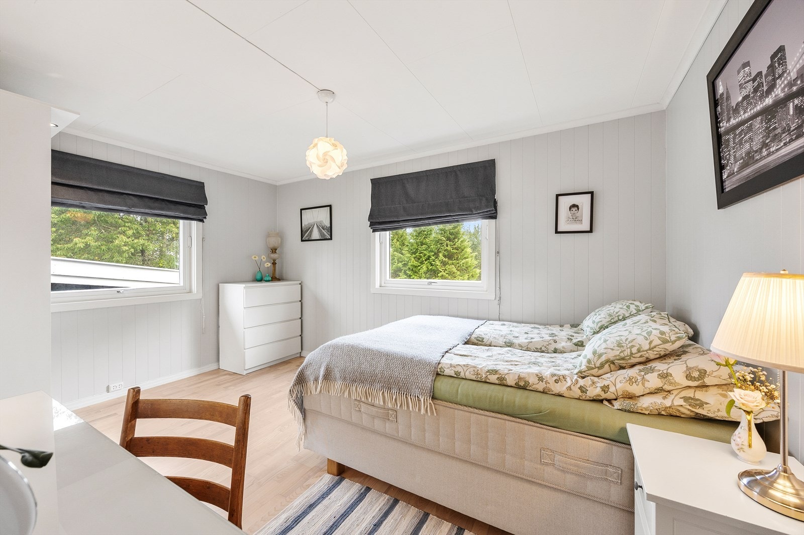 Soverommene er holdt i lyse farger for en behagelig atmosfære. Galleribilde