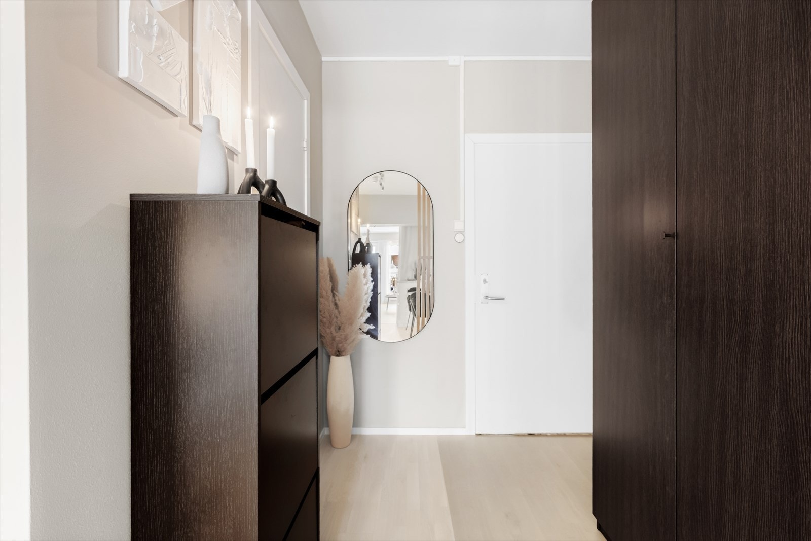 Stilren og innbydende leilighet. Perfekt førstegangskjøp! Galleribilde